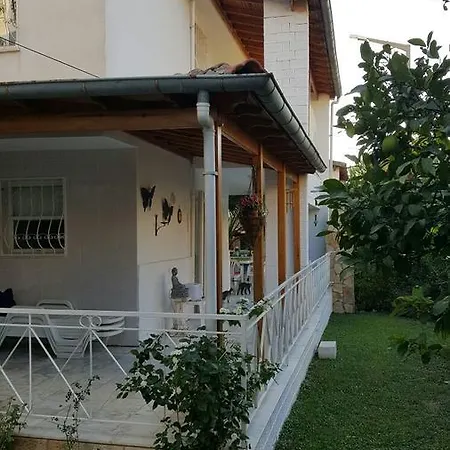Anja Kusadası
